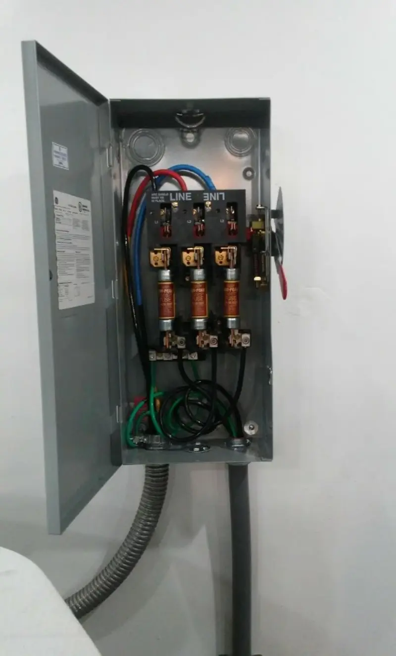 Three-phase disconnect switch installed for Electrical Wiring & Rewiring in Oak Lawn